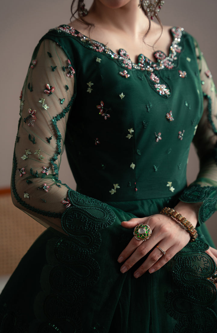 Sleeve design of model wearing Emerelle Shirt Dress – Elvin Collection