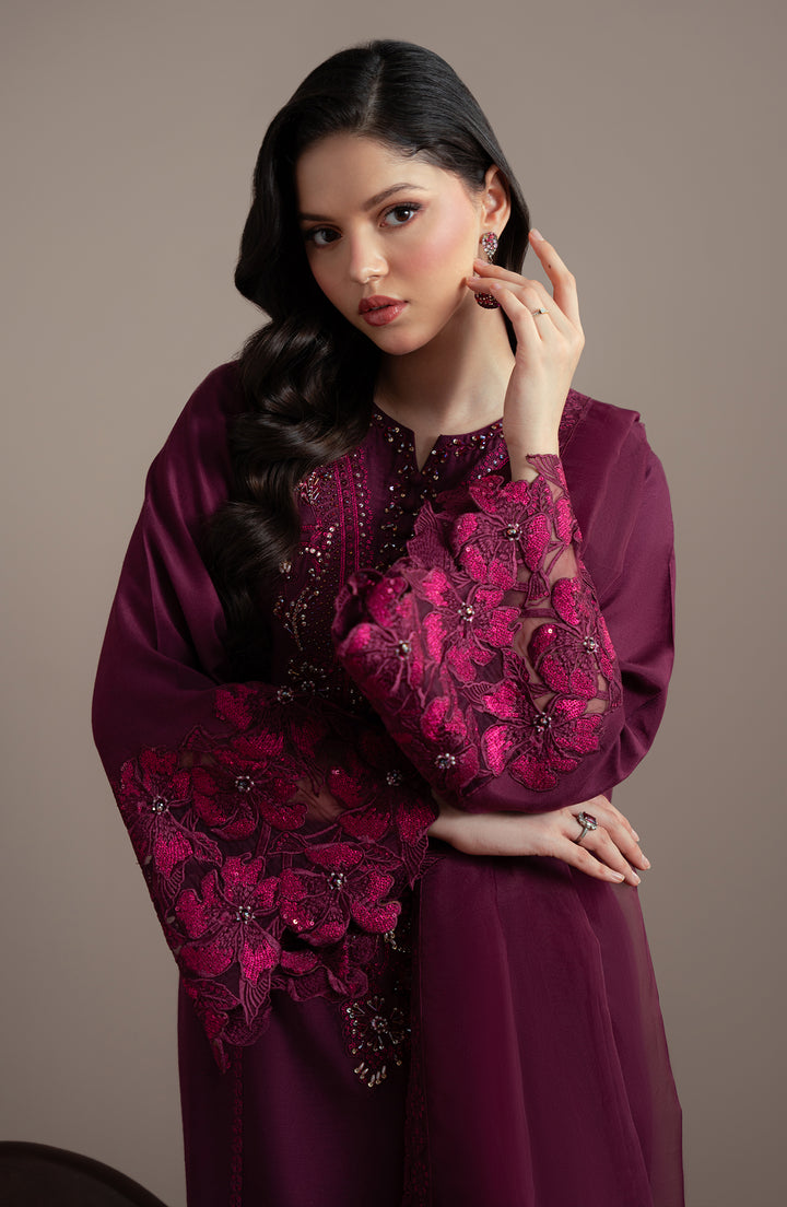 Sleeve design of Lazel Shirt outfit worn by model – Elvin Collection