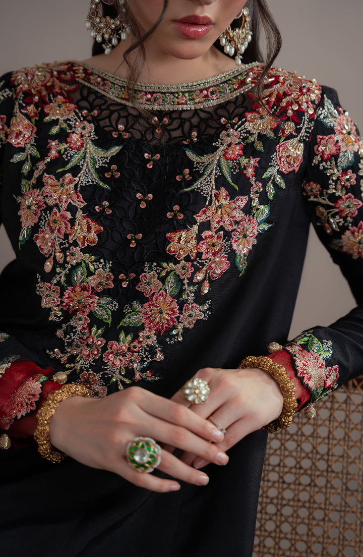 Neckline design of NYRA Shirt – Pret Collection Elvin by Fabiha Fatima